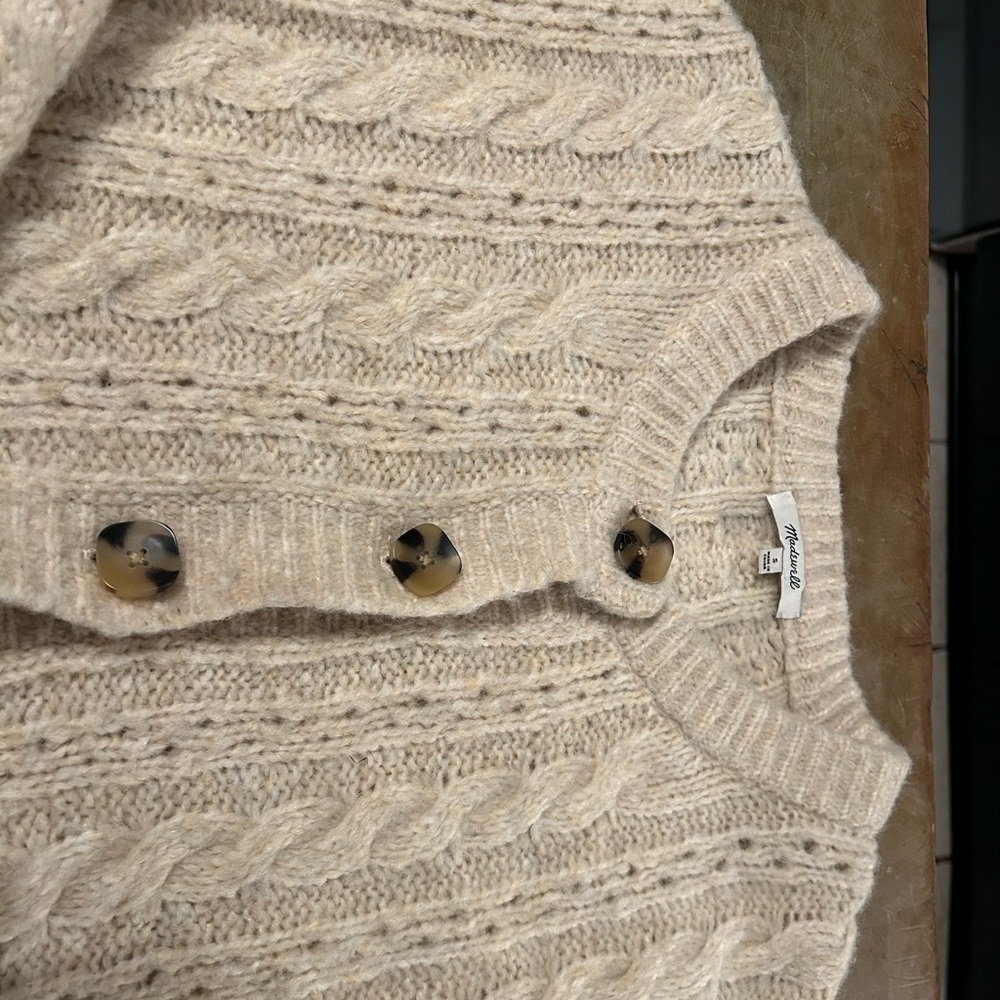 Women’s Madewell cardigan sweater. size small. in excellent condition